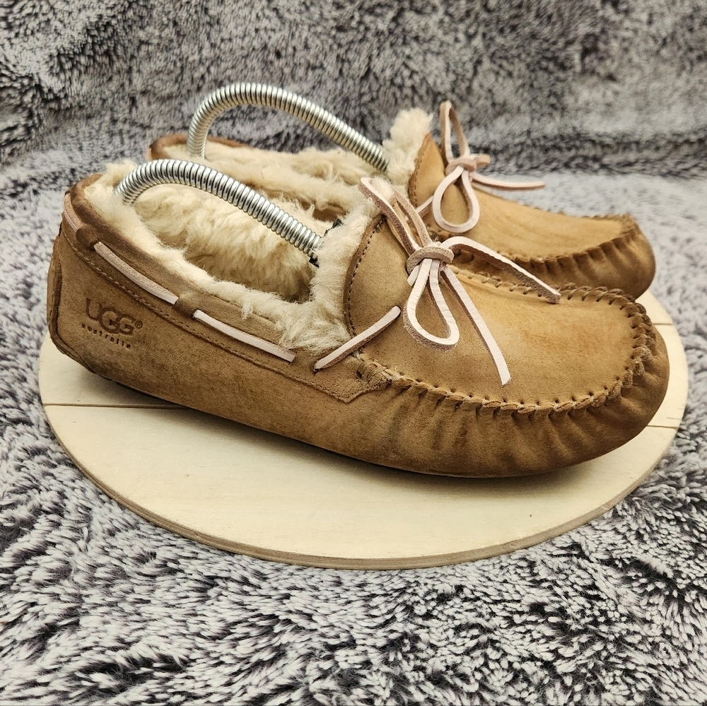 UGG Dakota Women's Slipper Chestnut Brown Leather Tie Size 7